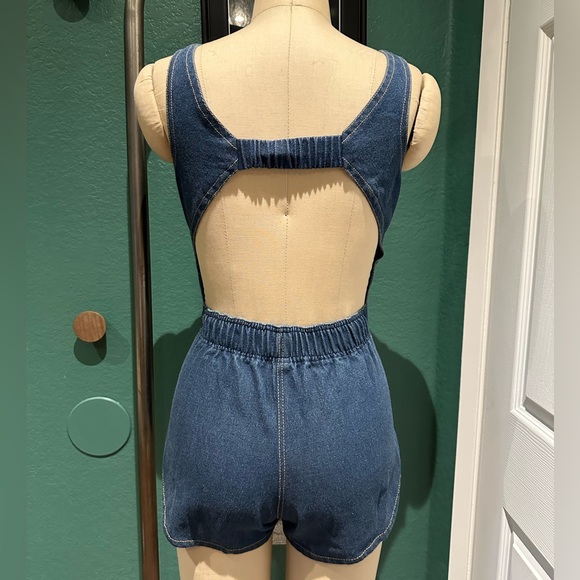 CUSTOM | Denim Cutout Sleeveless romper - Picture 3 of 6